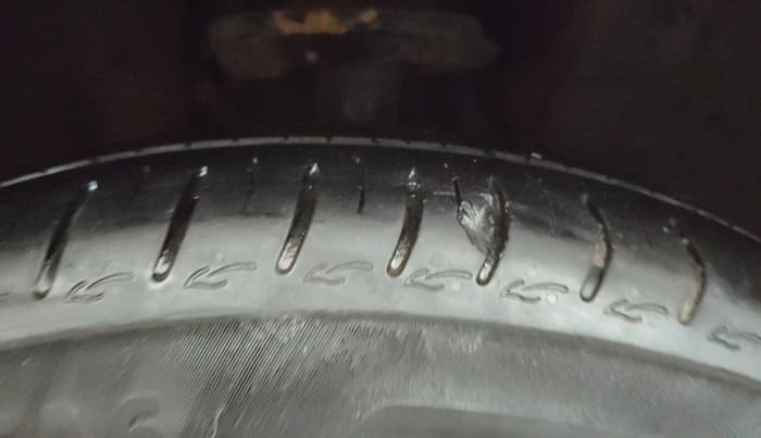2025 Tata ALTROZ Accomplished Plus S Petrol 6DCT, Petrol, Automatic, 19,943 km, Right Front Tyre Tread