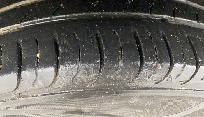 2023 KIA SELTOS HTK PLUS 1.5 DIESEL IMT, Diesel, Manual, 47,665 km, Left Front Tyre Tread