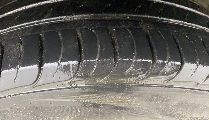 2023 KIA SELTOS HTK PLUS 1.5 DIESEL IMT, Diesel, Manual, 47,665 km, Right Front Tyre Tread