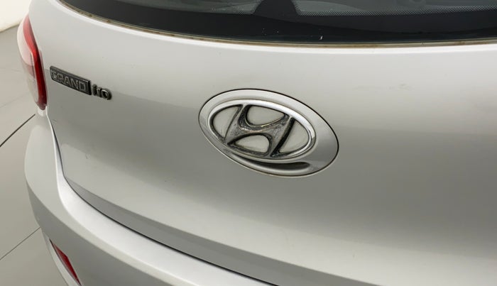 2014 Hyundai Grand i10 SPORTZ AT 1.2 KAPPA VTVT, Petrol, Automatic, 30,592 km, Dicky (Boot door) - Slightly dented