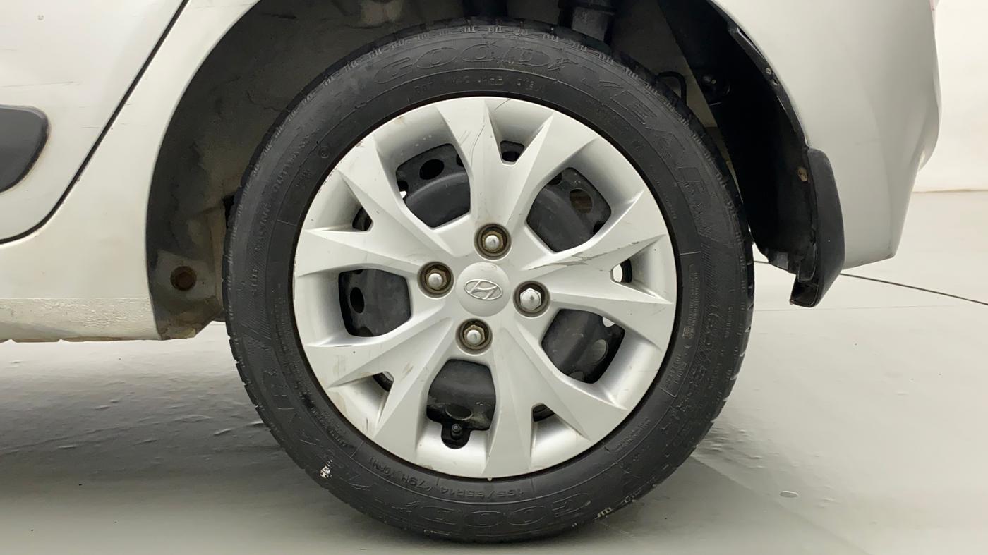 2014 Hyundai Grand i10 SPORTZ AT 1.2 KAPPA VTVT, Petrol, Automatic, 30,592 km, Left Rear Wheel