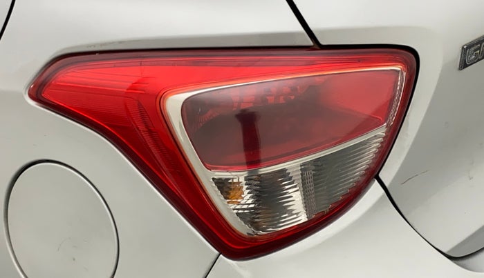 2014 Hyundai Grand i10 SPORTZ AT 1.2 KAPPA VTVT, Petrol, Automatic, 30,592 km, Left tail light - Minor scratches