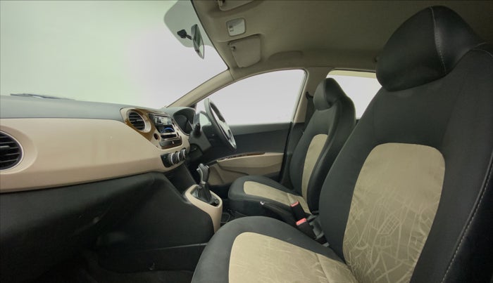 2014 Hyundai Grand i10 SPORTZ AT 1.2 KAPPA VTVT, Petrol, Automatic, 30,592 km, Right Side Front Door Cabin