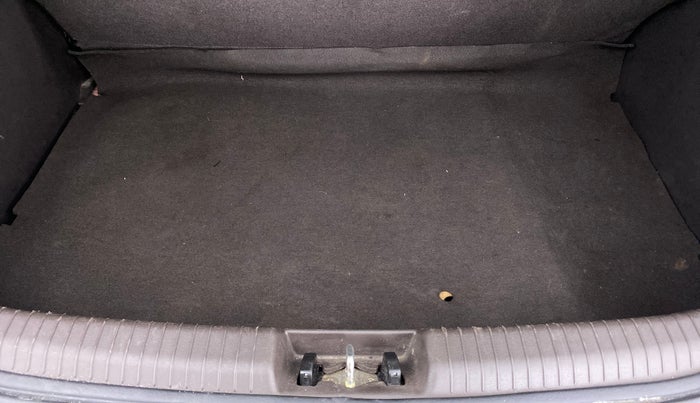 2011 Hyundai i20 MAGNA O 1.2, Petrol, Manual, 33,314 km, Boot Inside