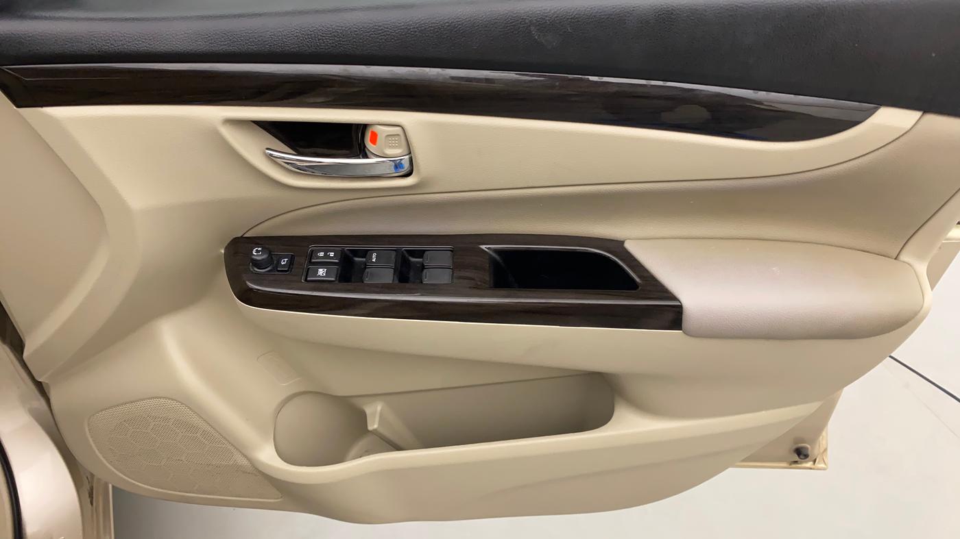 2016 Maruti Ciaz ZXI+, Petrol, Manual, 44,409 km, Driver Side Door Panels Control