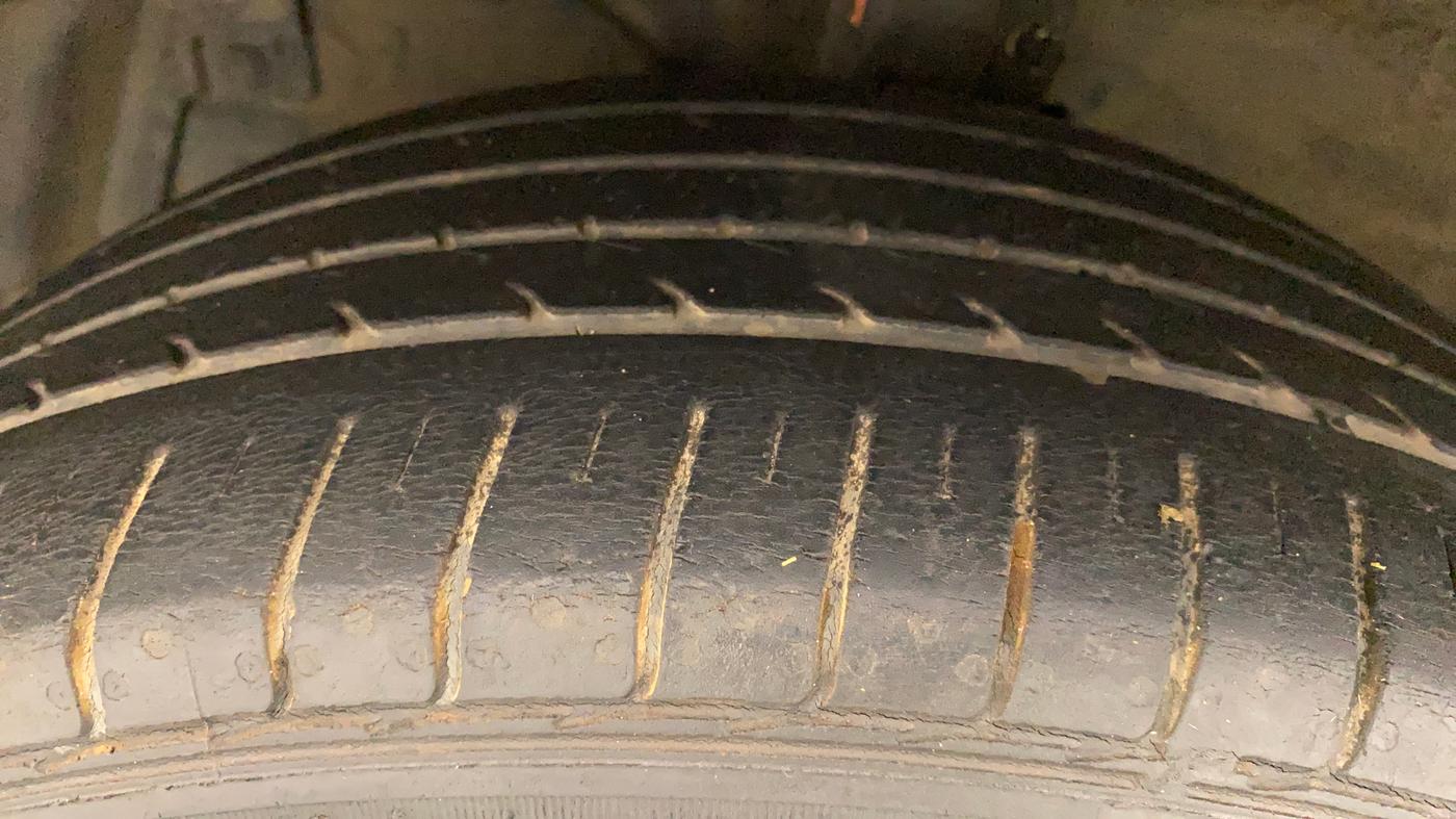 2016 Maruti Ciaz ZXI+, Petrol, Manual, 44,409 km, Left Front Tyre Tread