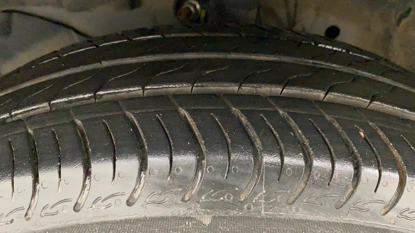 2023 Honda Amaze 1.2L I-VTEC VX CVT, Petrol, Automatic, 5,411 km, Left Front Tyre Tread