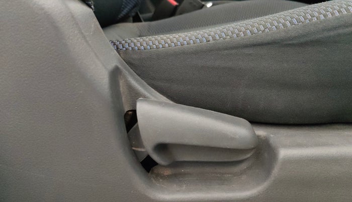 2012 Maruti Wagon R 1.0 VXI, Petrol, Manual, 97,754 km, Driver Side Adjustment Panel