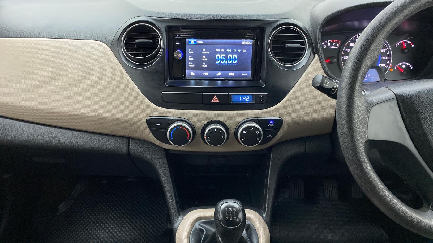 2014 Hyundai Grand i10 MAGNA 1.2 VTVT, Petrol, Manual, 32,139 km, Air Conditioner