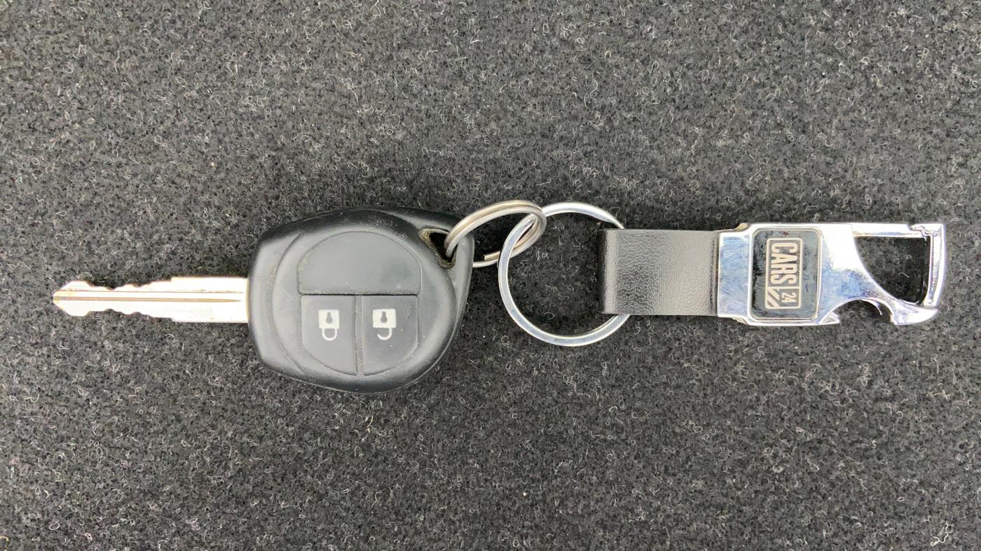 2017 Maruti Baleno DELTA 1.2 K12, Petrol, Manual, 24,917 km, Key Close Up