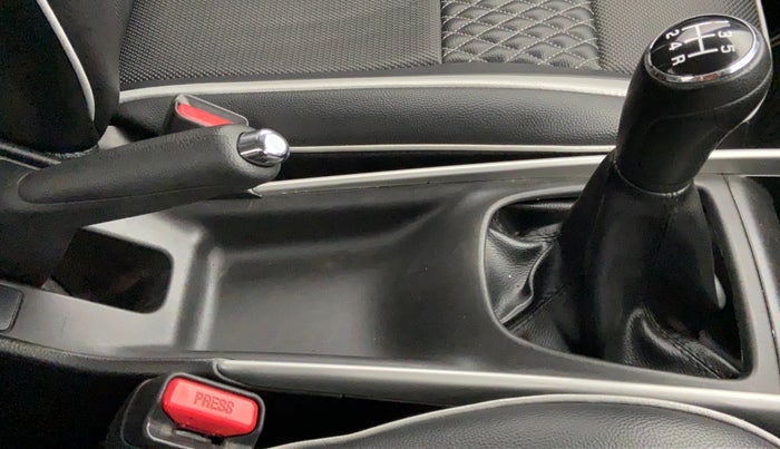 2017 Maruti Baleno DELTA 1.2 K12, Petrol, Manual, 24,917 km, Gear Lever