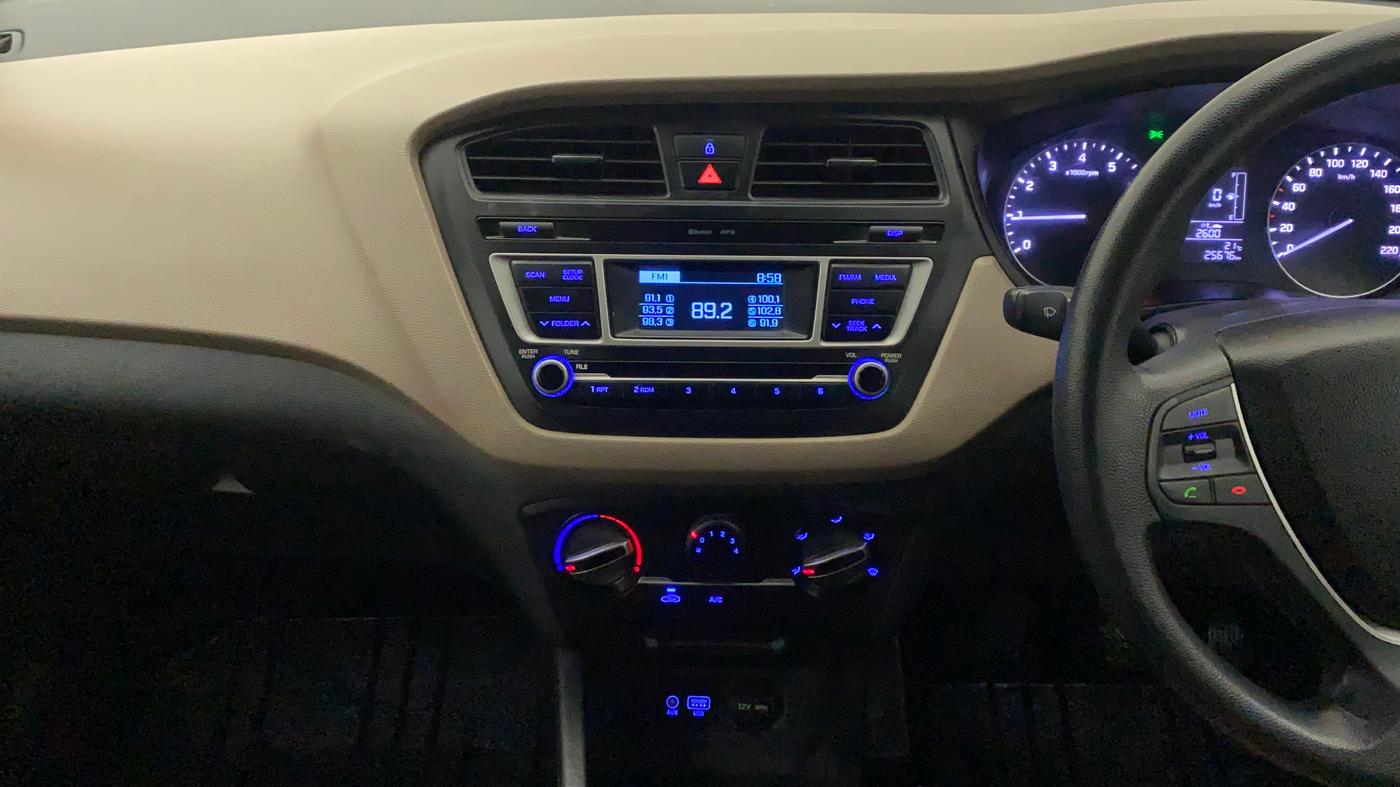 2016 Hyundai Elite i20 MAGNA 1.2, Petrol, Manual, 26,225 km, Air Conditioner