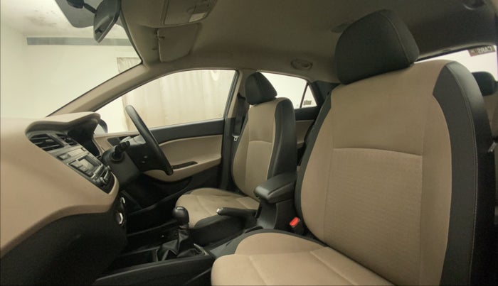 2016 Hyundai Elite i20 MAGNA 1.2, Petrol, Manual, 26,225 km, Right Side Front Door Cabin