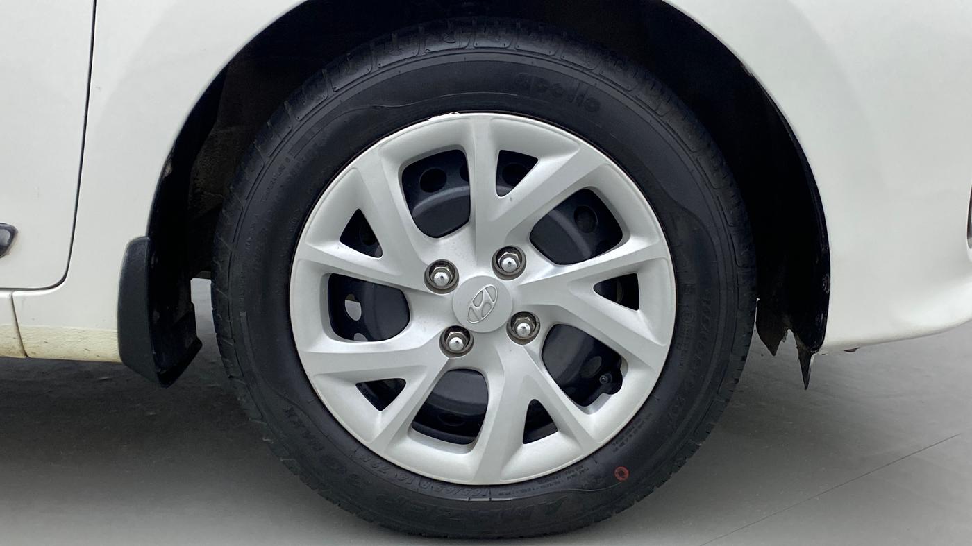 2017 Hyundai Grand i10 SPORTZ (O) 1.2 KAPPA VTVT, Petrol, Manual, 45,231 km, Right Front Wheel