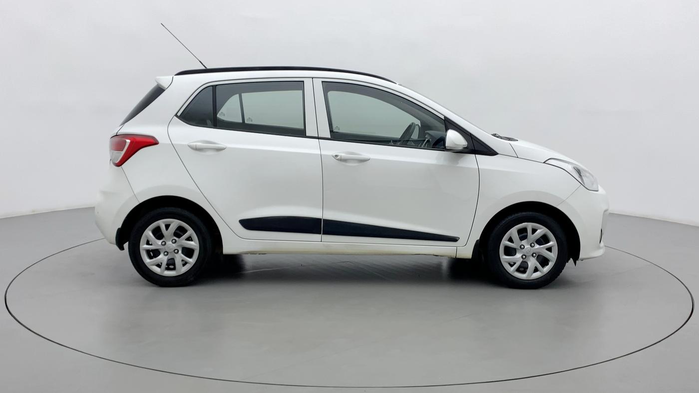 2017 Hyundai Grand i10 SPORTZ (O) 1.2 KAPPA VTVT, Petrol, Manual, 45,231 km, Right Side View
