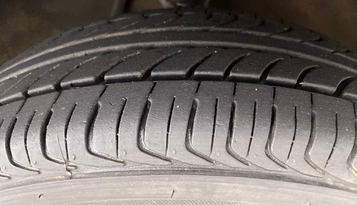 2017 Maruti Alto 800 VXI (O), Petrol, Manual, 11,950 km, Right Front Tyre Tread