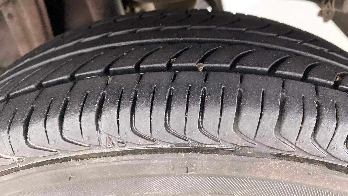 2017 Maruti Alto 800 VXI (O), Petrol, Manual, 11,950 km, Left Rear Tyre Tread