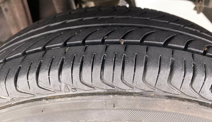 2017 Maruti Alto 800 VXI (O), Petrol, Manual, 11,950 km, Left Rear Tyre Tread
