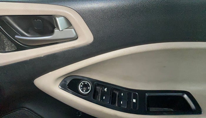 2014 Hyundai Elite i20 MAGNA 1.2, Petrol, Manual, 56,694 km, Driver Side Door Panels Control