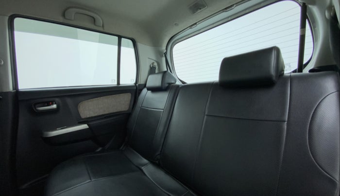 2016 Maruti Wagon R 1.0 VXI, Petrol, Manual, 42,768 km, Right Side Rear Door Cabin