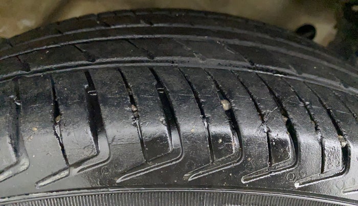 2021 Maruti New Wagon-R LXI CNG 1.0 L, CNG, Manual, 29,344 km, Right Rear Tyre Tread