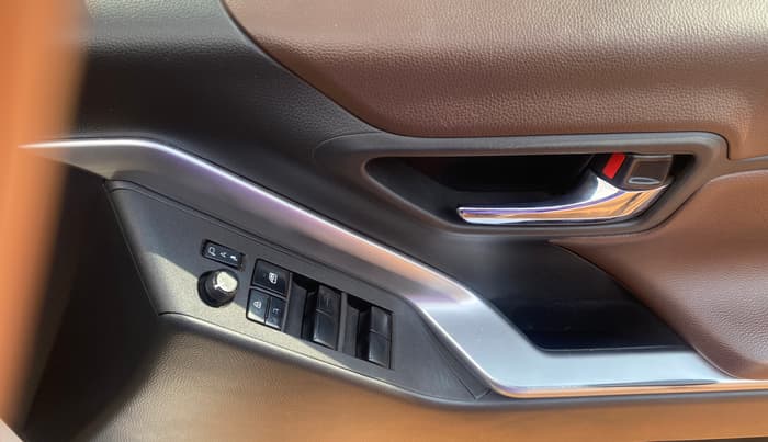 2023 Toyota INNOVA HYCROSS VX HYBRID 7 STR, Hybrid, Automatic, 59,352 km, Driver Side Door Panels Control