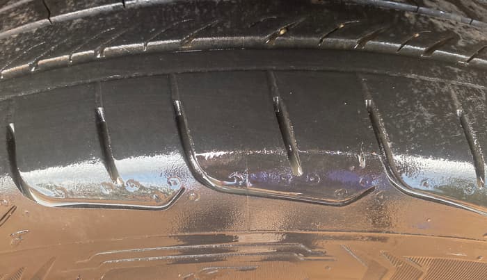 2023 Toyota INNOVA HYCROSS VX HYBRID 7 STR, Hybrid, Automatic, 59,352 km, Left Rear Tyre Tread