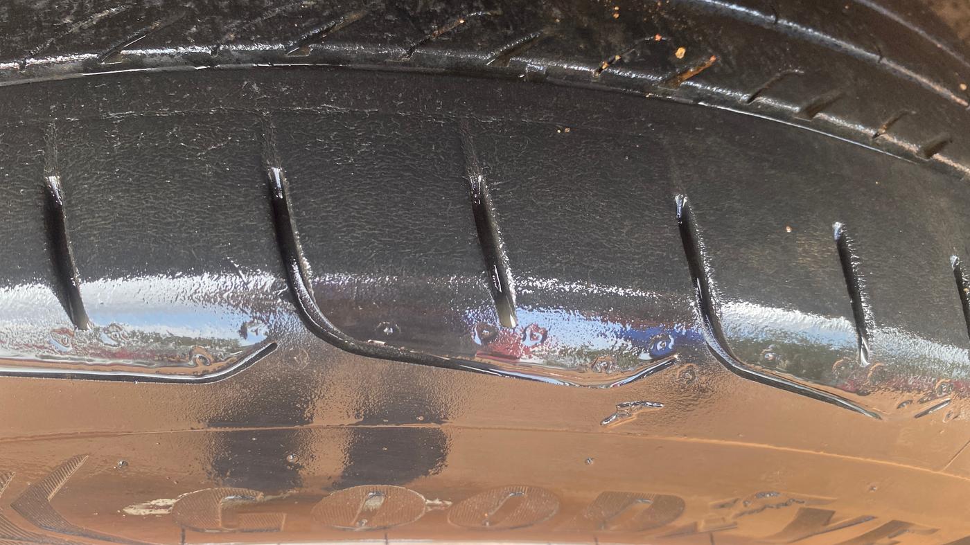 2023 Toyota INNOVA HYCROSS VX HYBRID 7 STR, Hybrid, Automatic, 59,352 km, Left Front Tyre Tread