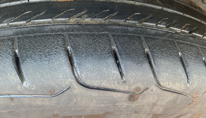 2023 Toyota INNOVA HYCROSS VX HYBRID 7 STR, Hybrid, Automatic, 59,352 km, Right Front Tyre Tread