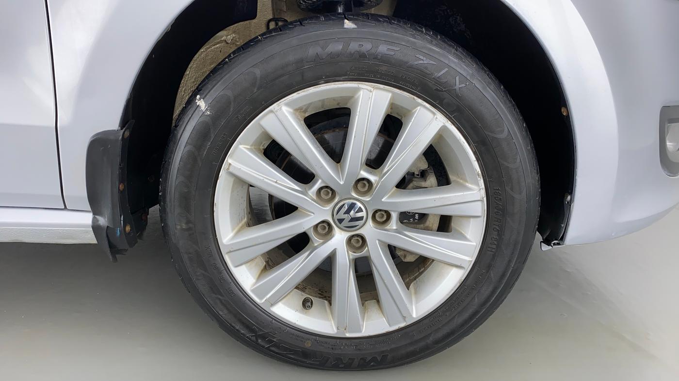 2014 Volkswagen Polo HIGHLINE1.2L PETROL, Petrol, Manual, 45,966 km, Right Front Wheel