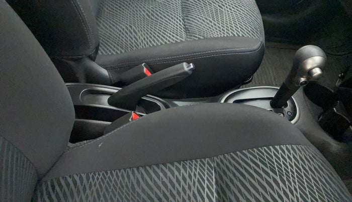 2017 Nissan Micra XV CVT, Petrol, Automatic, 16,198 km, Gear Lever