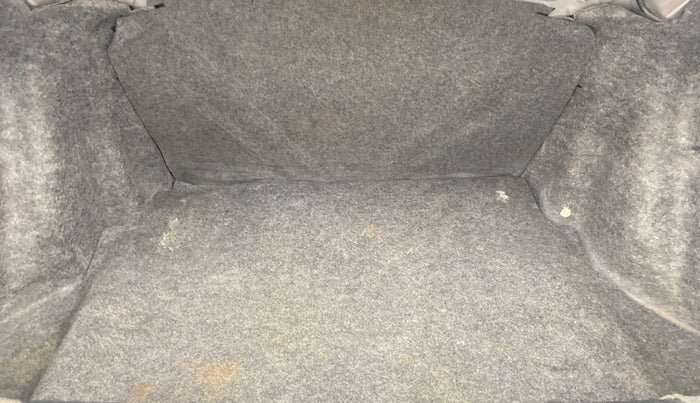 2014 Honda Amaze 1.2L I-VTEC VX AT, Petrol, Automatic, 1,00,402 km, Boot Inside