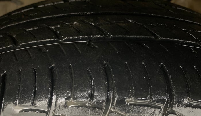 2014 Honda Amaze 1.2L I-VTEC VX AT, Petrol, Automatic, 1,00,402 km, Left Front Tyre Tread