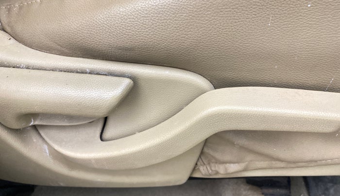 2014 Honda Amaze 1.2L I-VTEC VX AT, Petrol, Automatic, 1,00,402 km, Driver Side Adjustment Panel