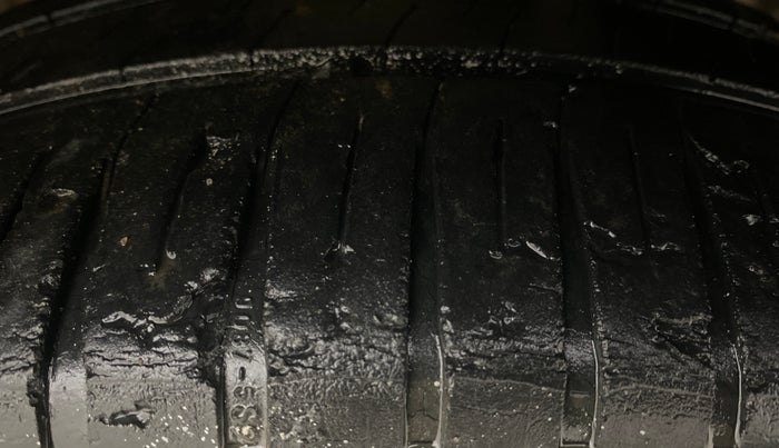 2014 Honda Amaze 1.2L I-VTEC VX AT, Petrol, Automatic, 1,00,402 km, Right Front Tyre Tread