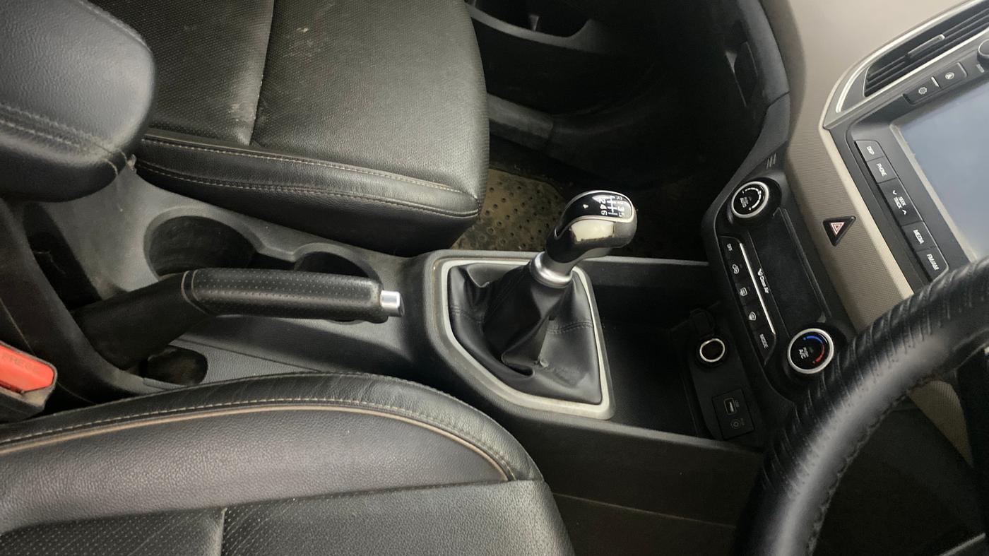 2016 Hyundai Creta SX (O) 1.6 DIESEL, Diesel, Manual, 76,141 km, Gear Lever