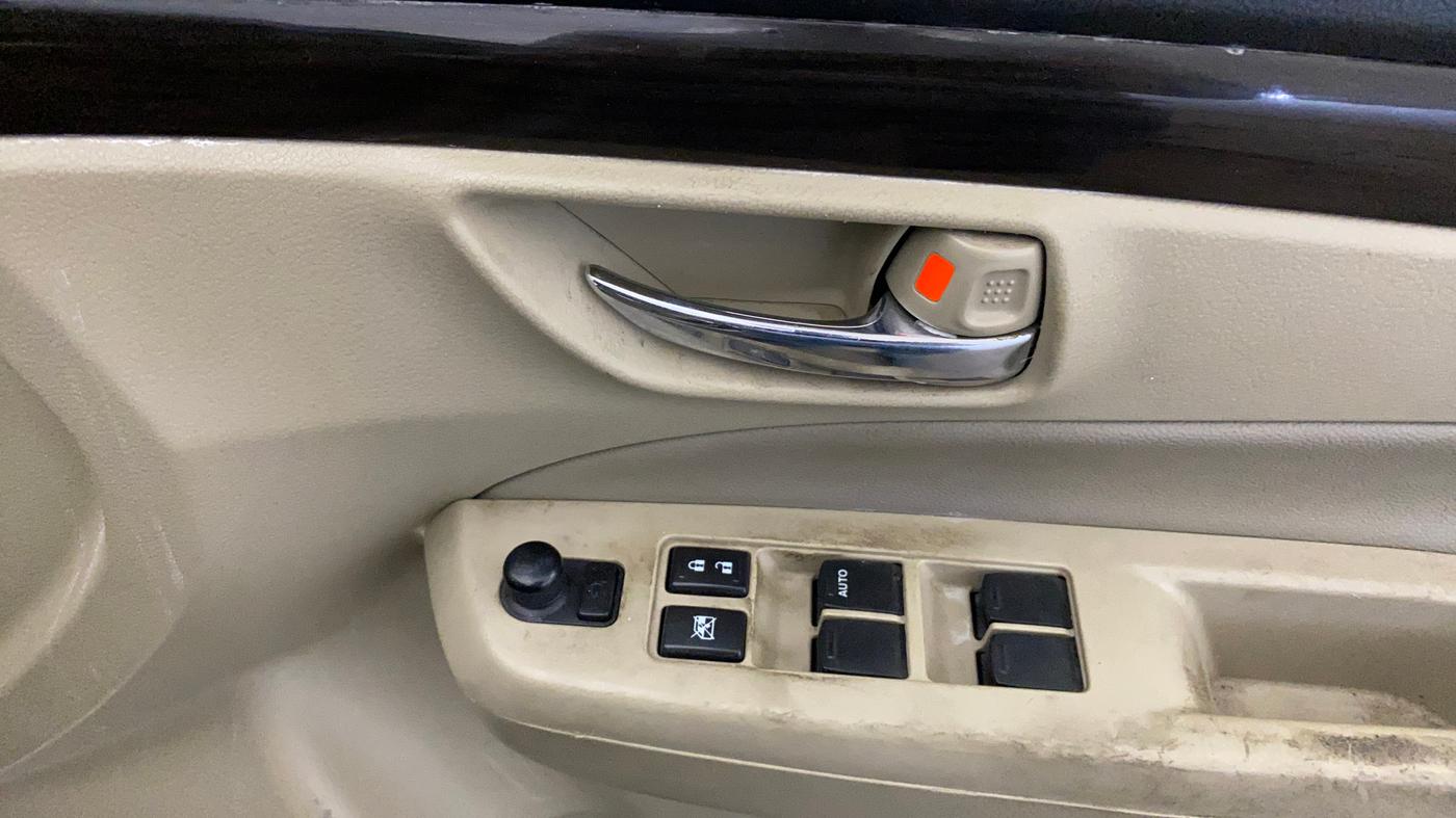 2017 Maruti Ciaz ALPHA  AT 1.4  PETROL, Petrol, Automatic, 90,058 km, Driver Side Door Panels Control