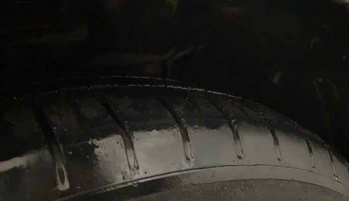 2017 Maruti Ciaz ALPHA  AT 1.4  PETROL, Petrol, Automatic, 90,009 km, Right Front Tyre Tread