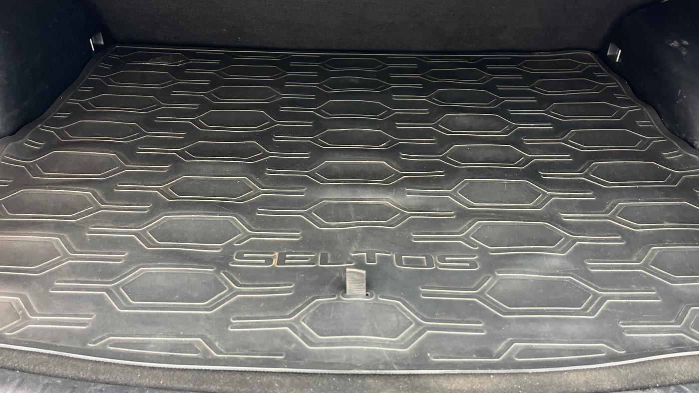 2019 KIA SELTOS HTK PLUS 1.5, Petrol, Manual, 1,00,365 km, Boot Inside