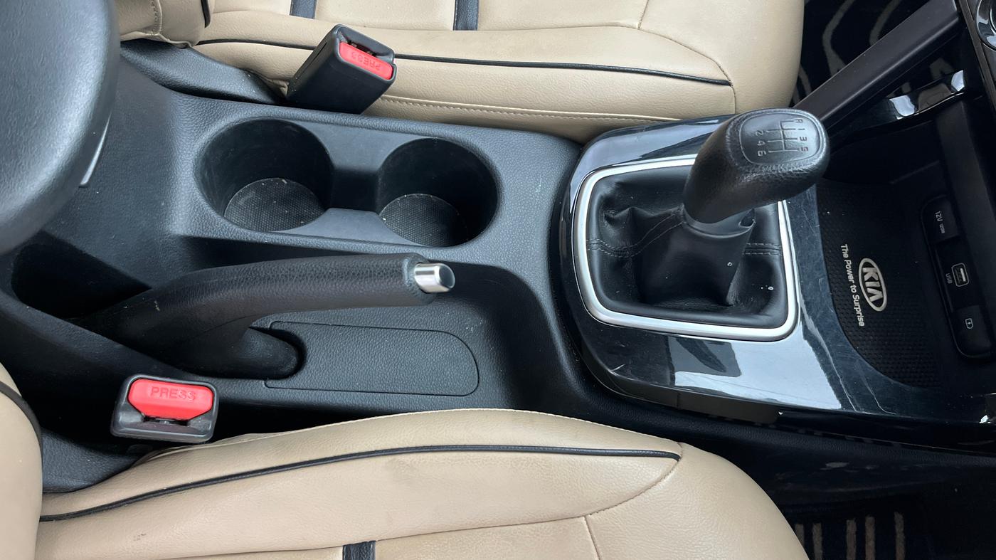 2019 KIA SELTOS HTK PLUS 1.5, Petrol, Manual, 1,00,365 km, Gear Lever