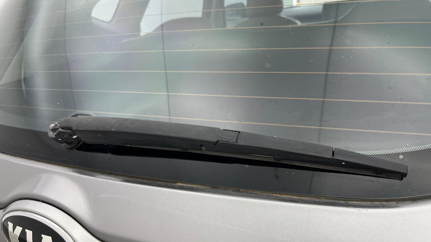 2019 KIA SELTOS HTK PLUS 1.5, Petrol, Manual, 1,00,365 km, Rear Wiper