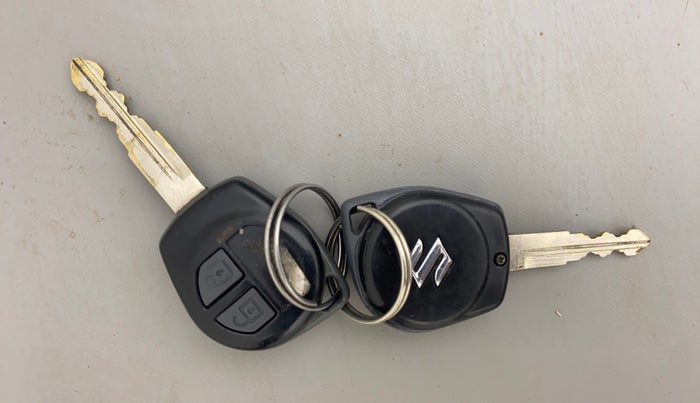 2013 Maruti Swift Dzire VDI, Diesel, Manual, 90,181 km, Key Close Up