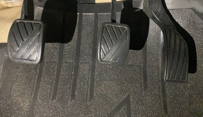 2013 Maruti Swift Dzire VDI, Diesel, Manual, 90,181 km, Pedals