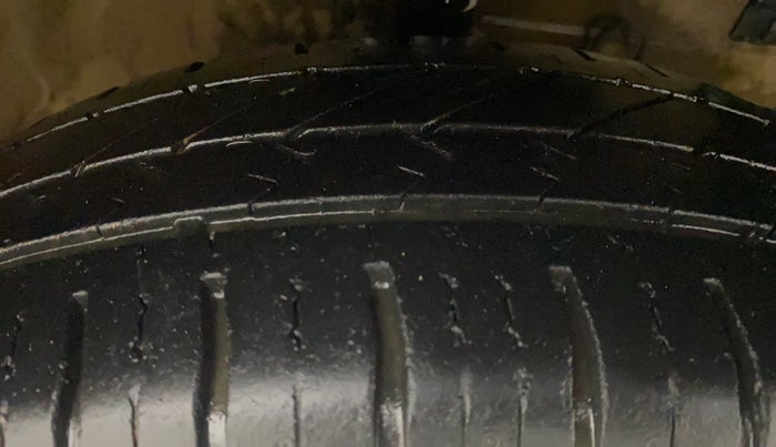 2013 Maruti Swift Dzire VDI, Diesel, Manual, 90,181 km, Right Front Tyre Tread