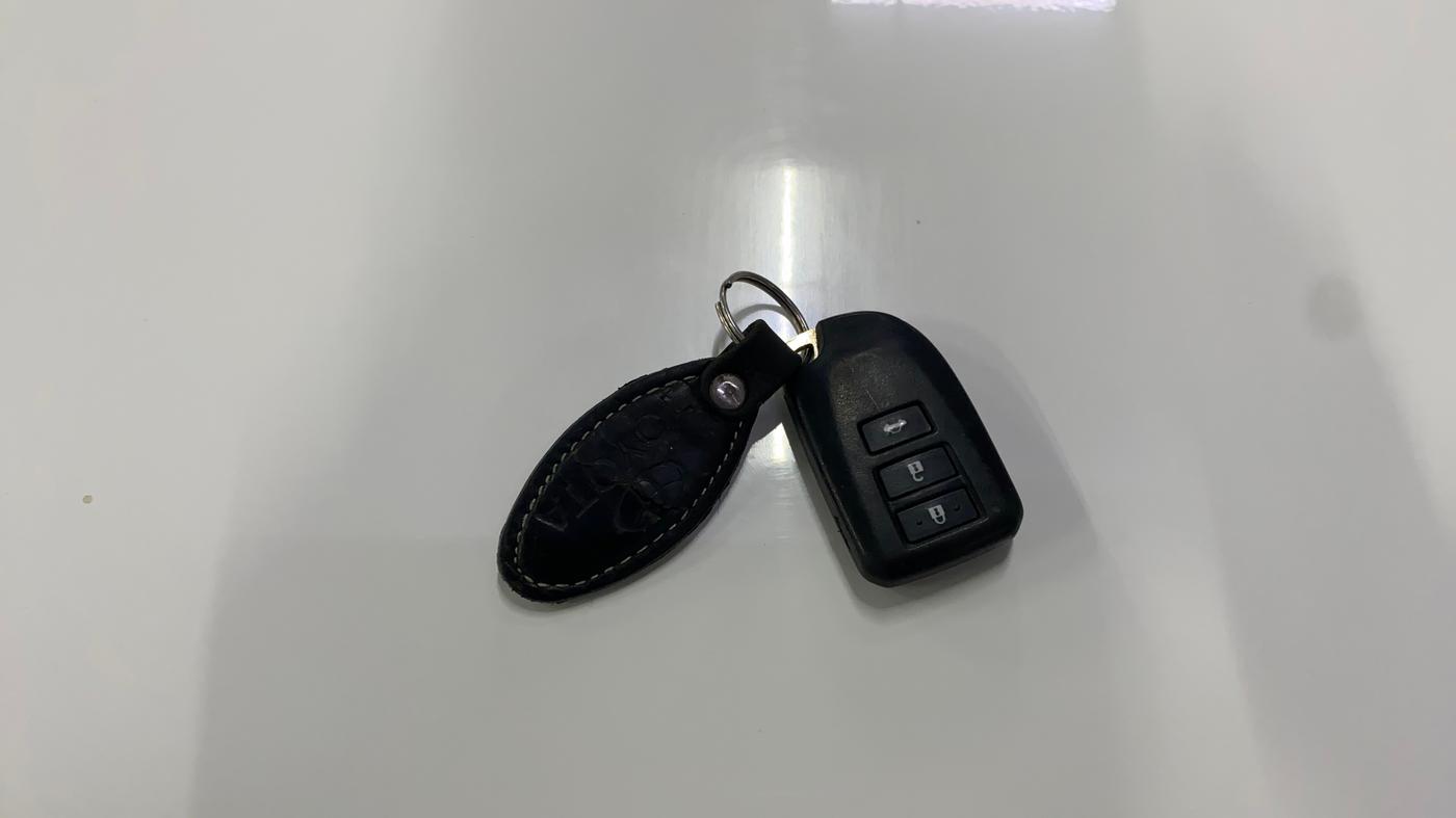2020 Toyota YARIS G MT, Petrol, Manual, 45,766 km, Key Close Up