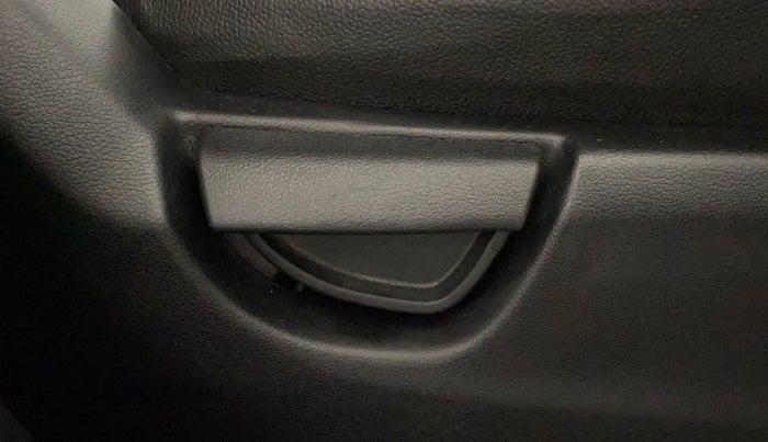 2019 Hyundai NEW SANTRO SPORTZ AMT, Petrol, Automatic, 80,387 km, Driver Side Adjustment Panel