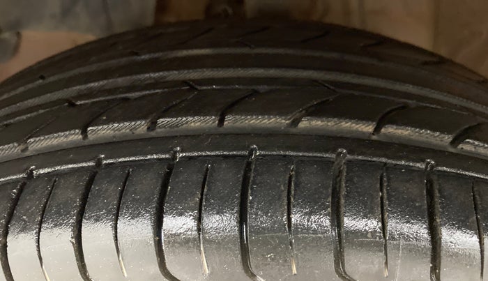 2017 Honda Jazz 1.5L I-DTEC VX, Diesel, Manual, 55,462 km, Left Front Tyre Tread