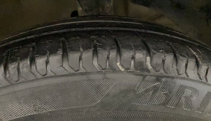 2018 Maruti Dzire VXI AMT, Petrol, Automatic, 39,255 km, Right Front Tyre Tread
