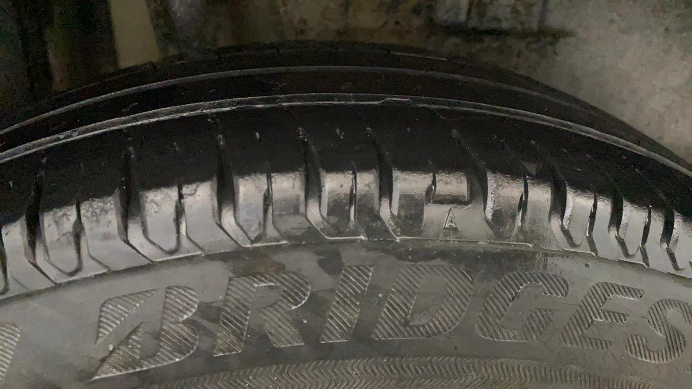 2018 Maruti Dzire VXI AMT, Petrol, Automatic, 39,255 km, Right Rear Tyre Tread