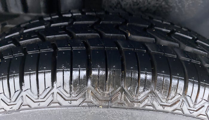 2013 Maruti Swift Dzire VXI 1.2 BS IV, Petrol, Manual, 1,26,062 km, Right Rear Tyre Tread